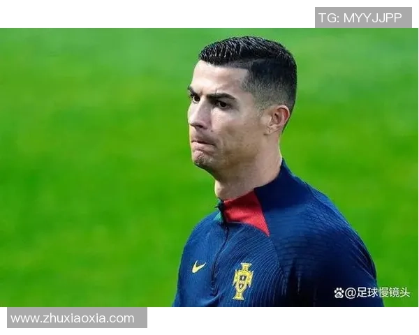 短发发型的足球明星女性展现个性与力量的完美结合 短发发型的足球明星女性展现个性与力量的完美结合